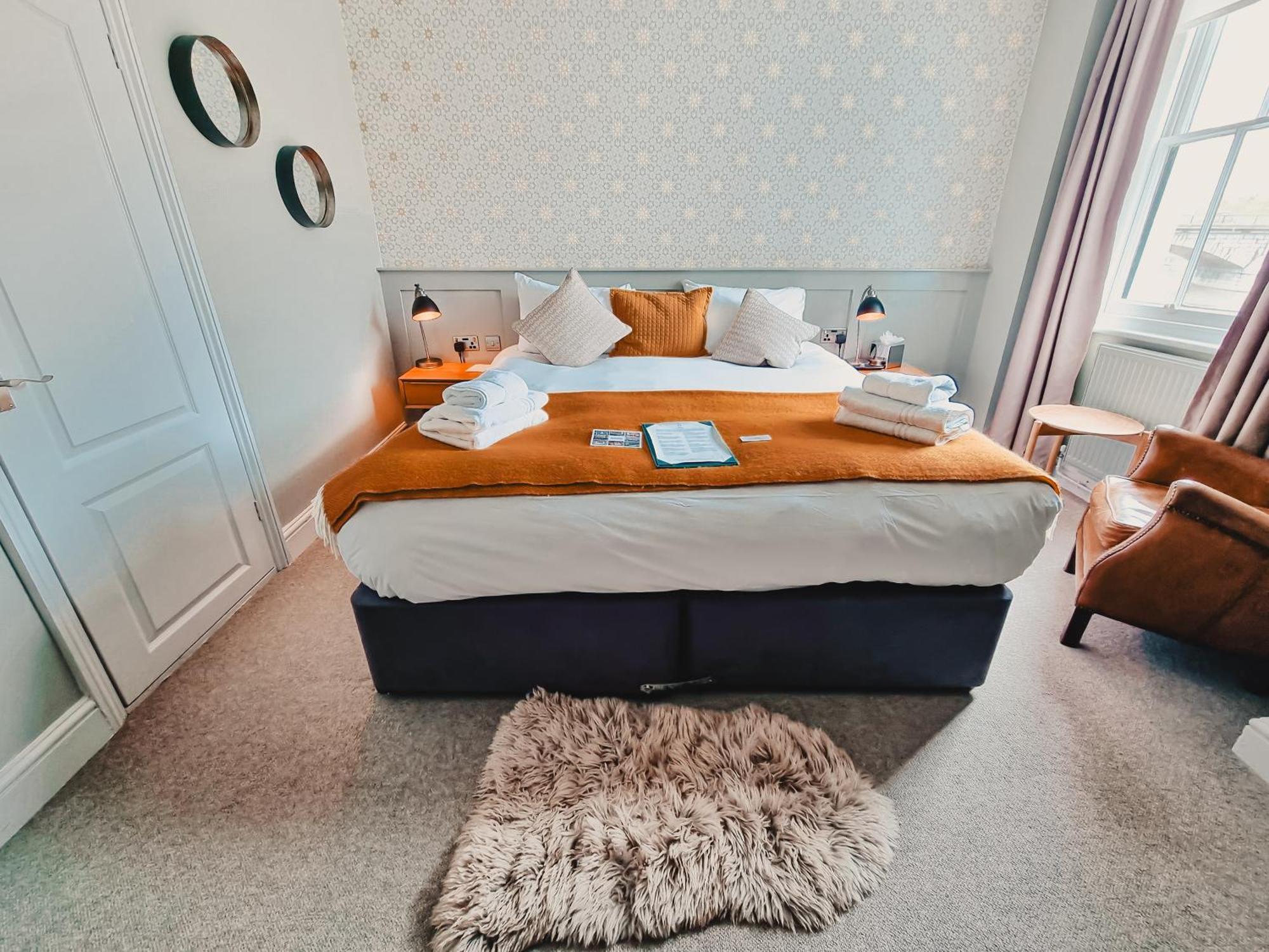 The Swan Hotel Staines-upon-Thames Dış mekan fotoğraf