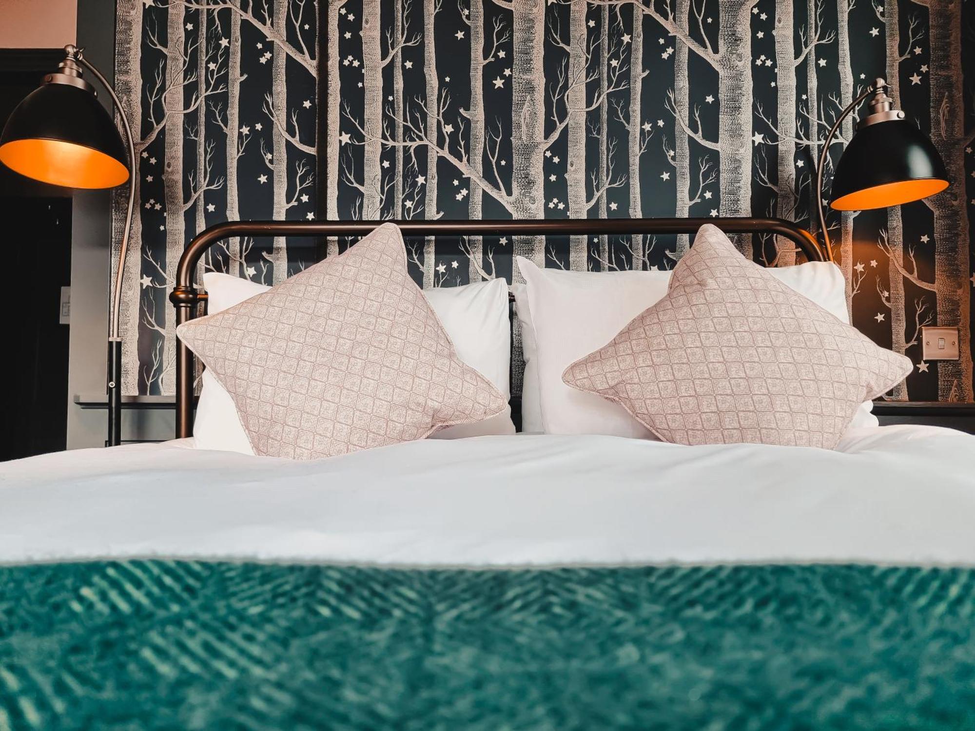 The Swan Hotel Staines-upon-Thames Dış mekan fotoğraf
