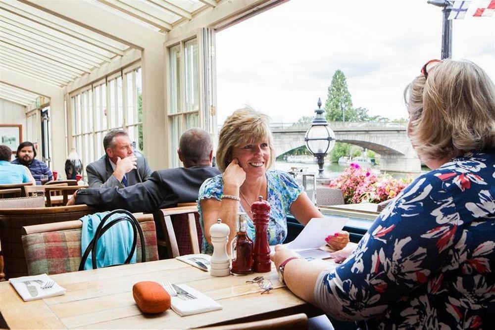 The Swan Hotel Staines-upon-Thames Dış mekan fotoğraf