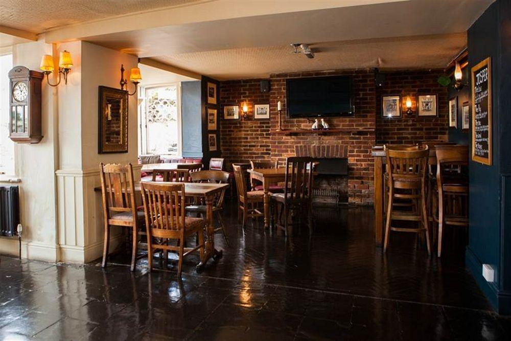 The Swan Hotel Staines-upon-Thames Dış mekan fotoğraf