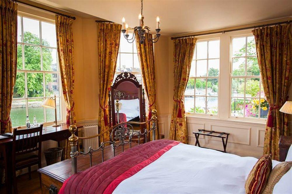 The Swan Hotel Staines-upon-Thames Dış mekan fotoğraf