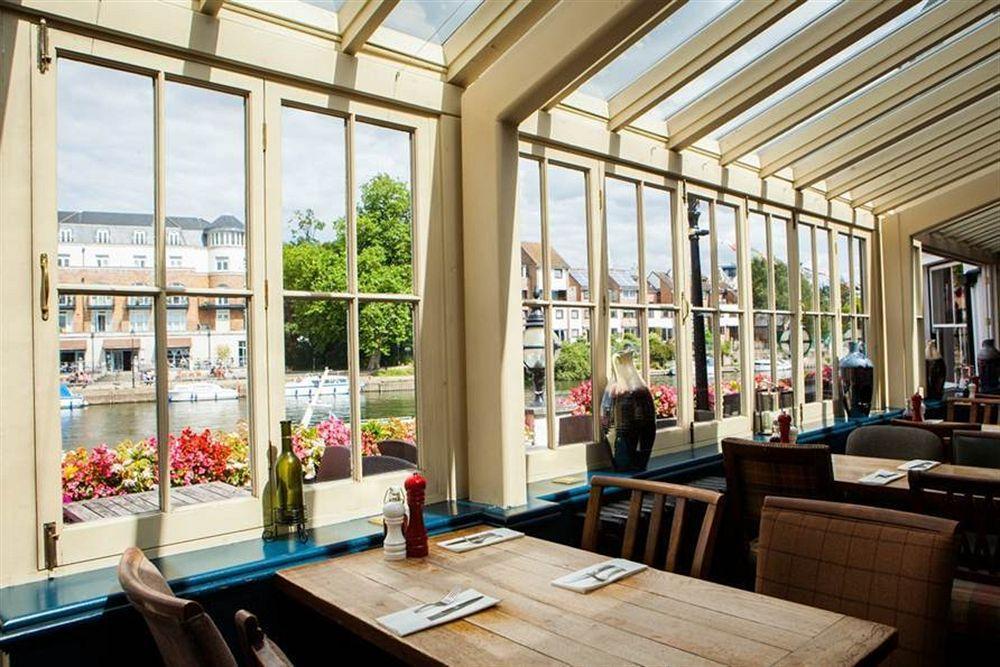 The Swan Hotel Staines-upon-Thames Dış mekan fotoğraf