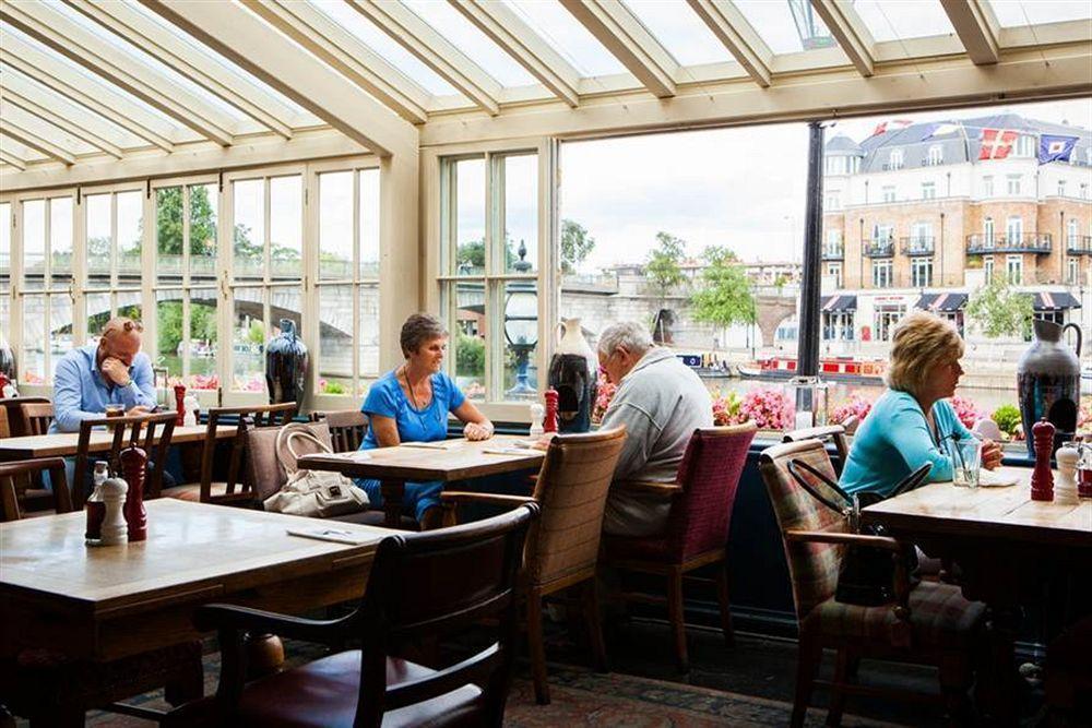 The Swan Hotel Staines-upon-Thames Dış mekan fotoğraf