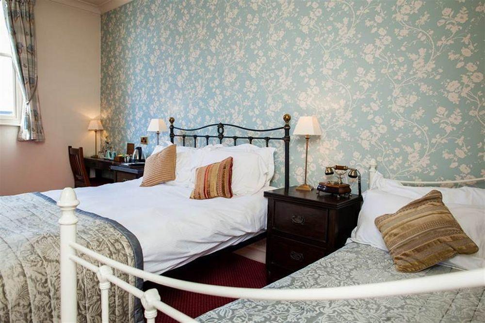 The Swan Hotel Staines-upon-Thames Dış mekan fotoğraf