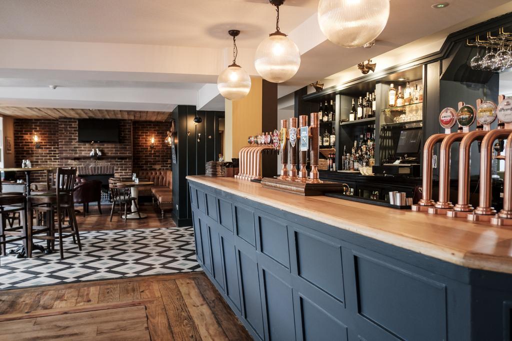 The Swan Hotel Staines-upon-Thames Dış mekan fotoğraf