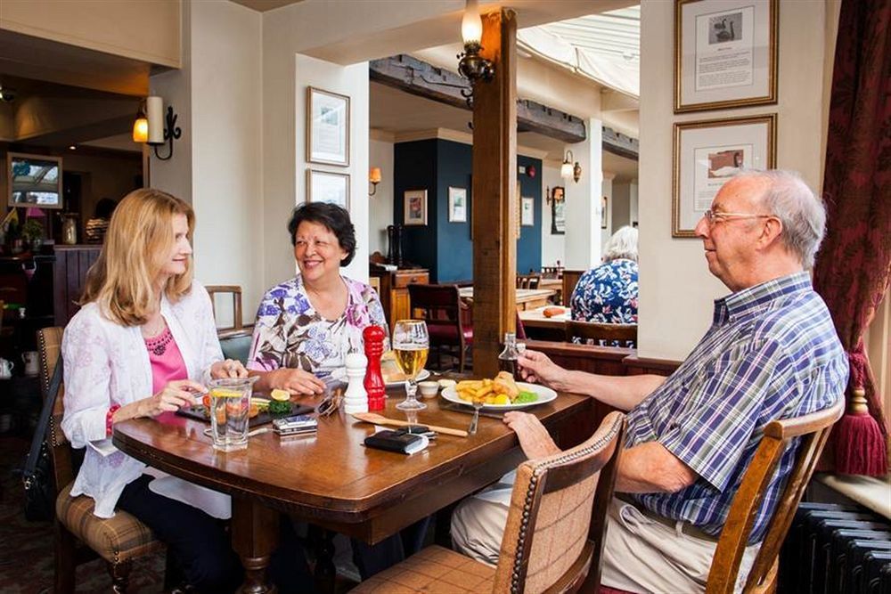 The Swan Hotel Staines-upon-Thames Dış mekan fotoğraf