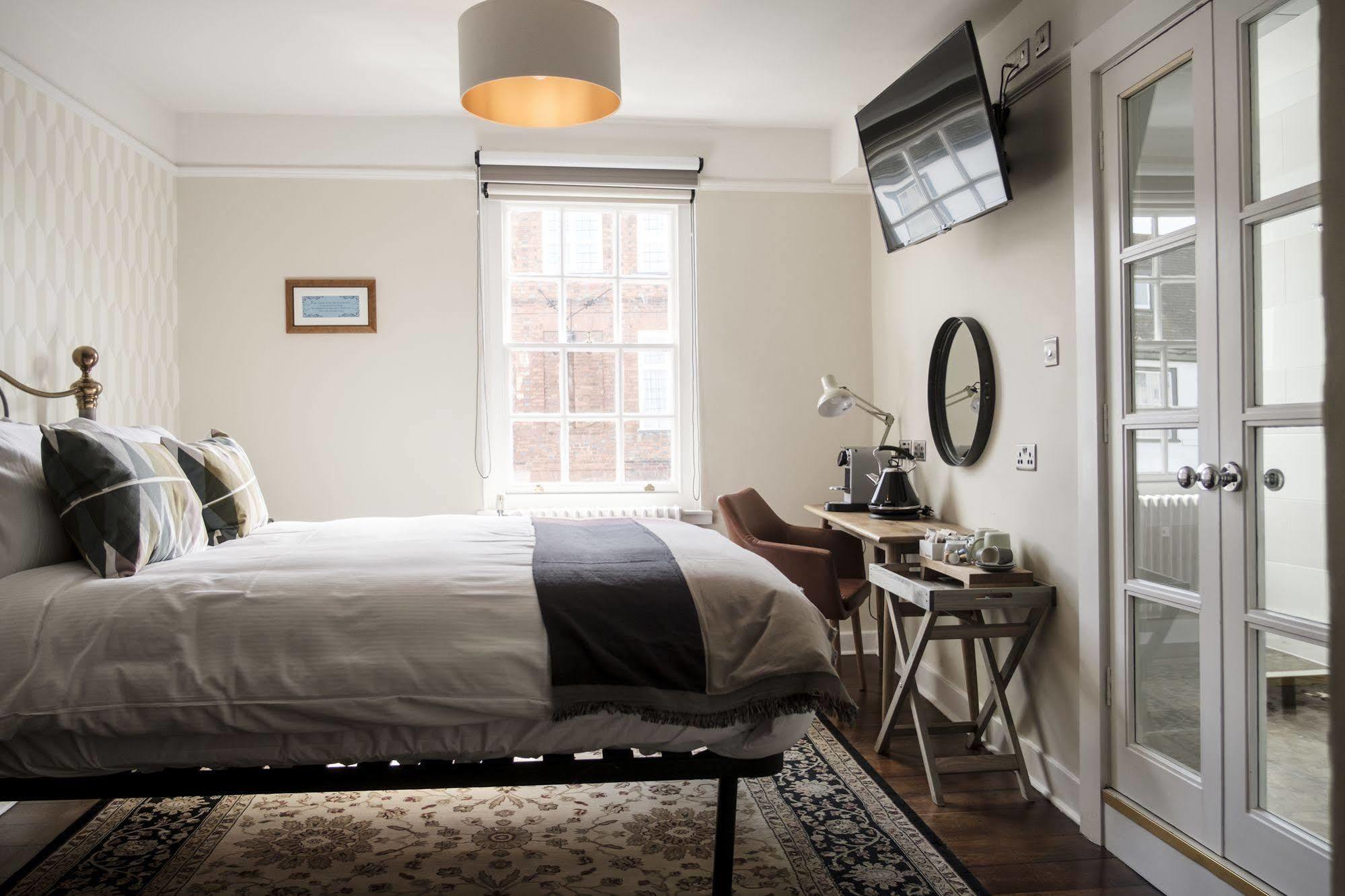 The Swan Hotel Staines-upon-Thames Dış mekan fotoğraf